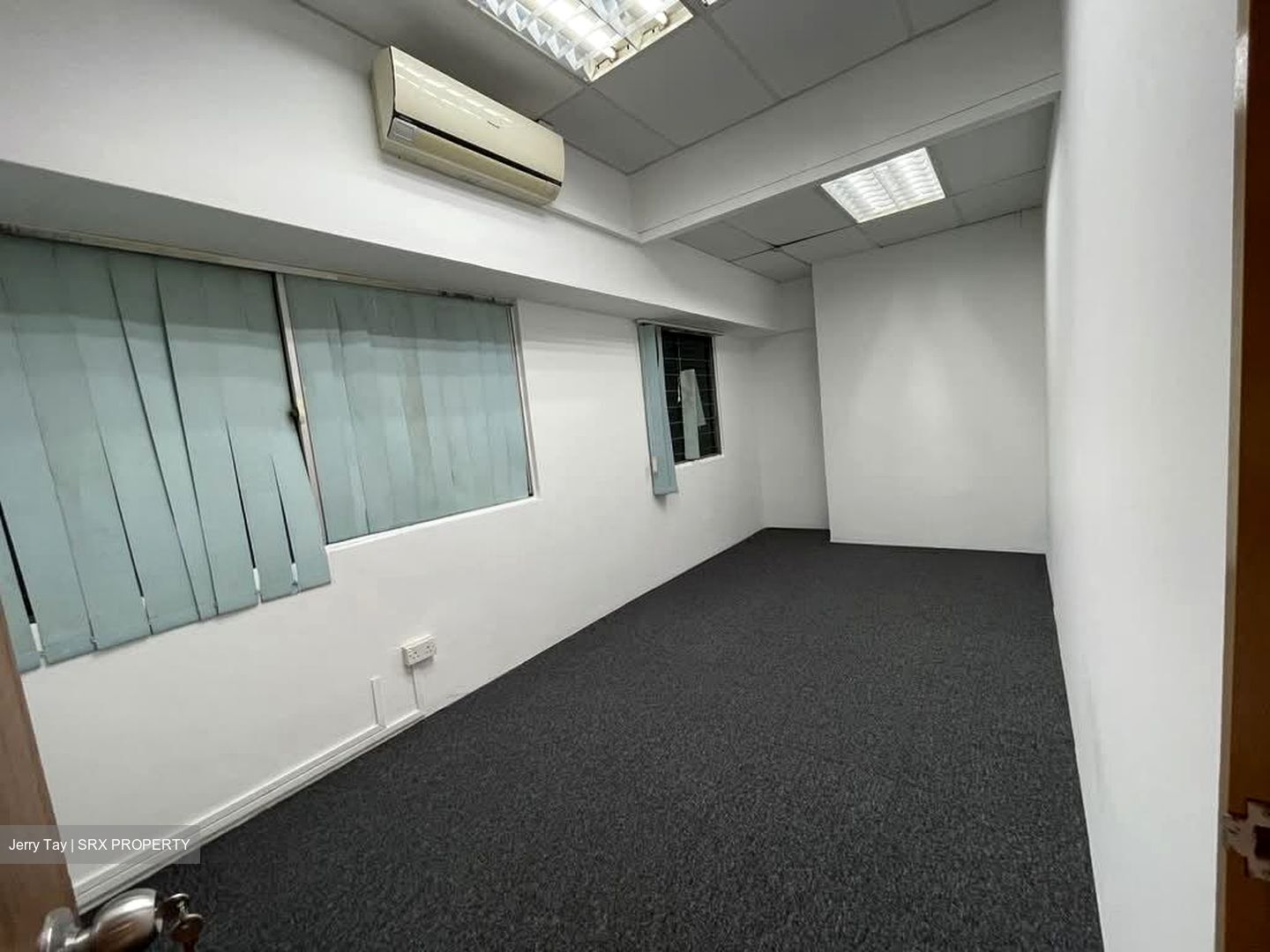 Textile Centre (D7), Office #588046891